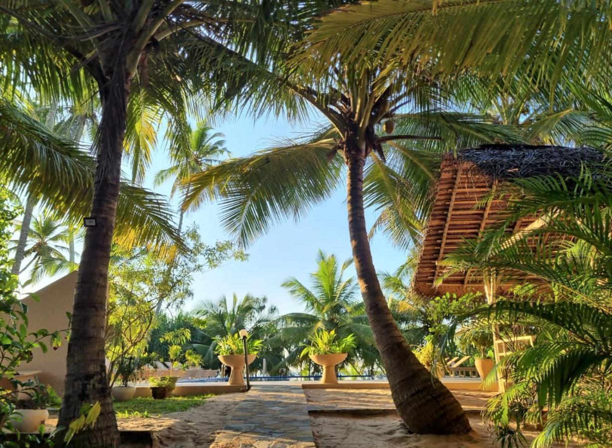 Golden Beach Paradise Tangalle Exterior photo